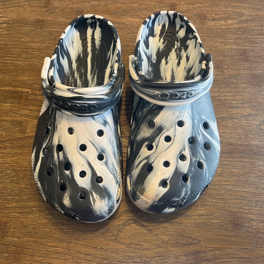 Women’s Crocs - Size 10